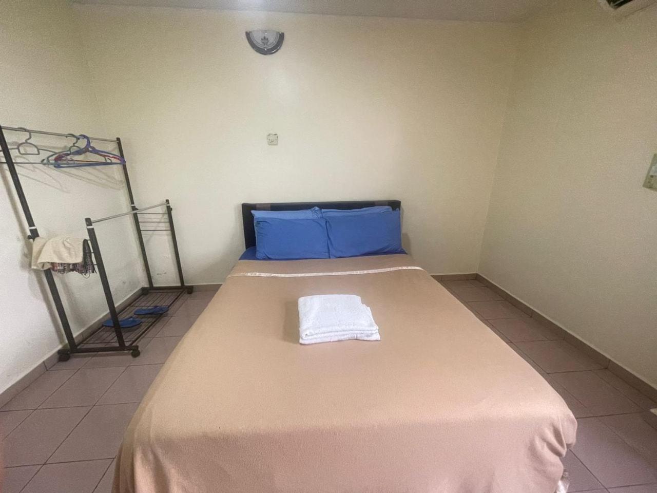 Oyo 90914 Hotel Mei Wah Kampong Selanchor Экстерьер фото